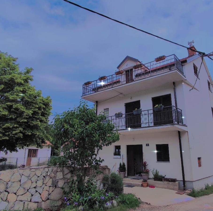 Bed and Breakfast Mare Vrlika Экстерьер фото